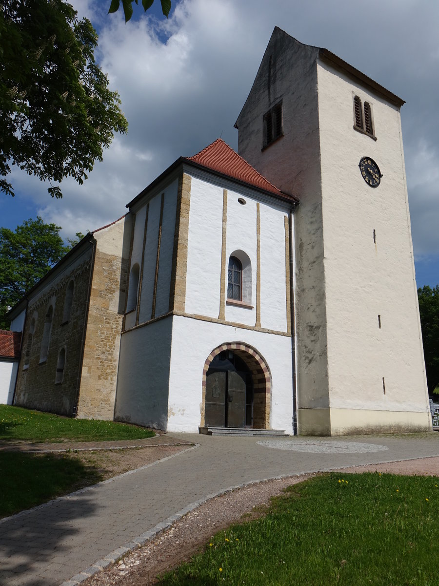 Hondingen, Pfarrkirche St. Martin, erbaut im 14. Jahrhundert (25.05.2017)