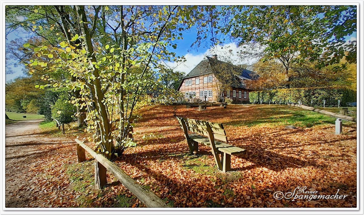 Hotel /Restaurant in Niederhaverbeck, Naturschutzgebiet Lneburger Heide. Ende Oktober 2019.