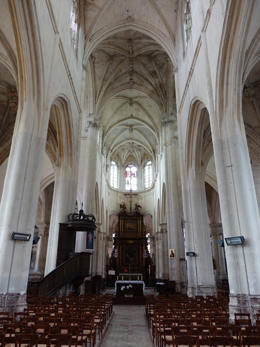 Houdan, Innenraum der Kirche Saint-Jacques et Saint-Christophe (11.07.2016)