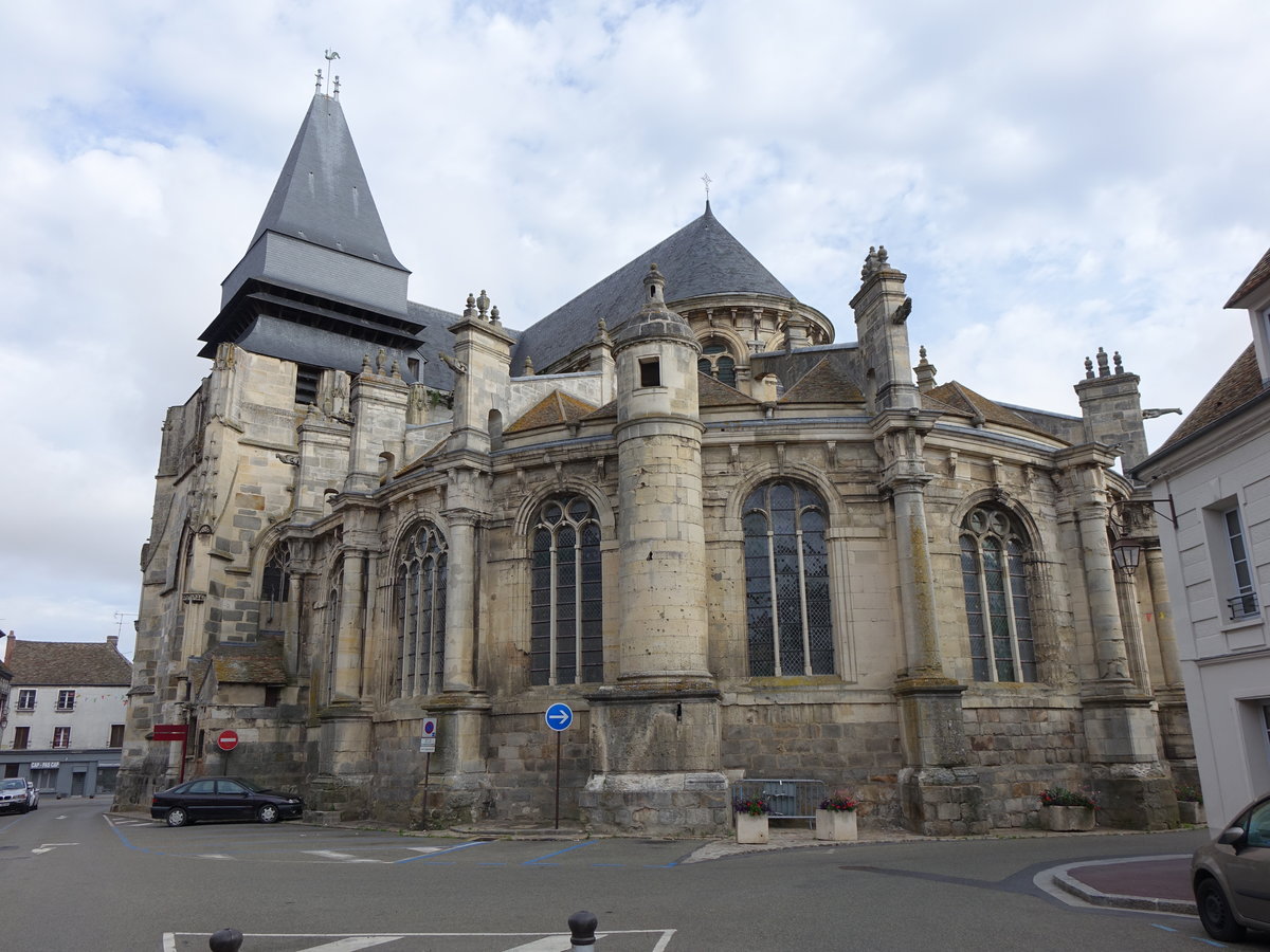 Houdan, Kirche Saint-Jacques et Saint-Christophe, erbaut im 15. Jahrhundert (11.07.2016)