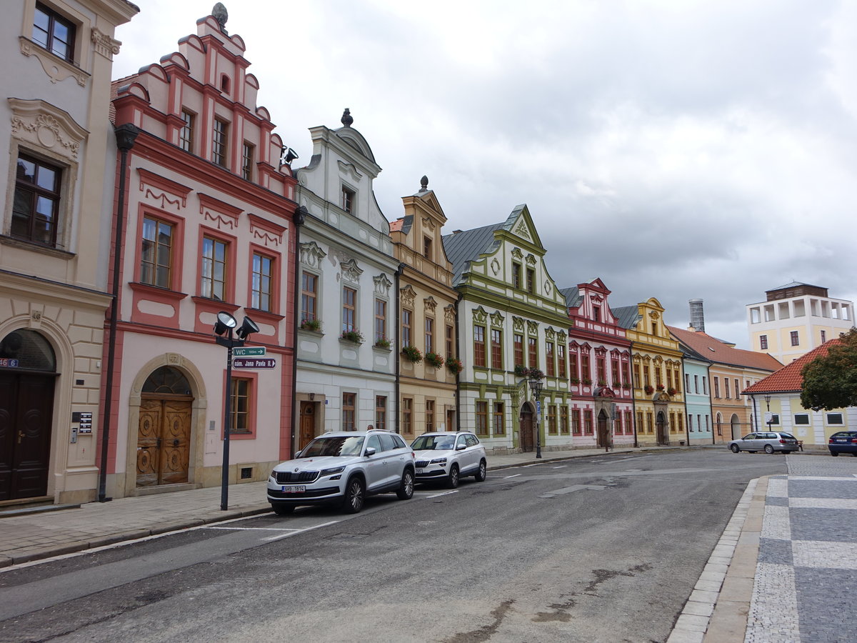 Hradec Kralove / Kniggrtz, Giebelhuser in der Karla Tomana Strae (30.09.2019)