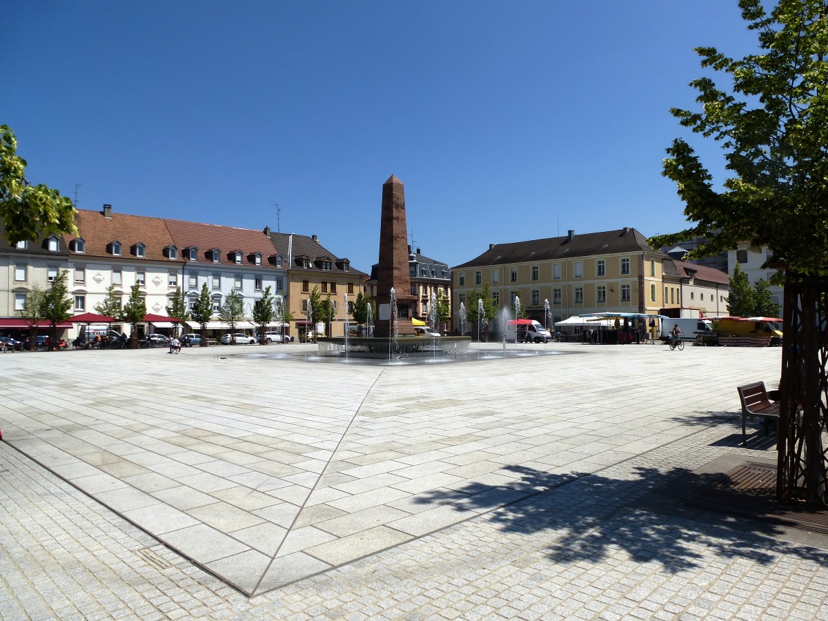 Hningen (Huningue), der Abbatucci-Platz nach der Neugestaltung, Juli 2015