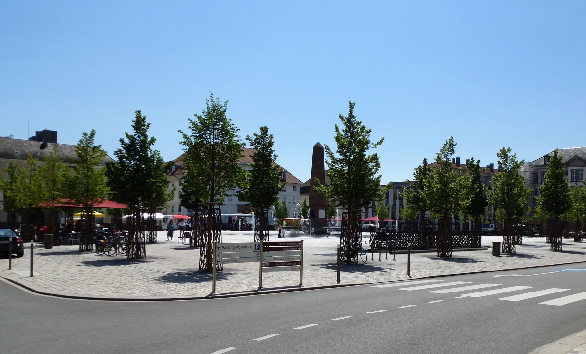 Hningen (Huningue), Blick ber den Abbatucci-Platz gen Osten, Juli 2015