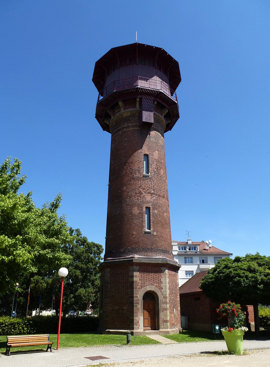 Hningen (Huningue), der Wasserturm, Juli 2016