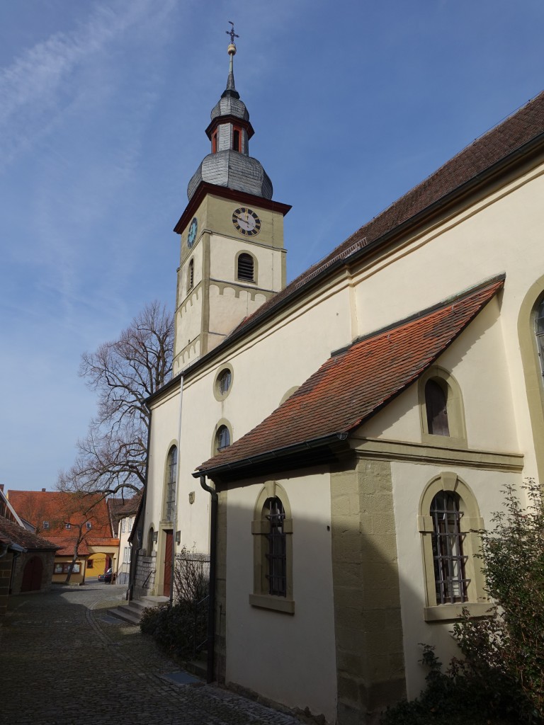 Httenheim, Ev. Pfarrkirche in der Kirchenburg, Turm romanisch, Chor und Langhaus erbaut im 18. Jahrhundert (08.03.2015)