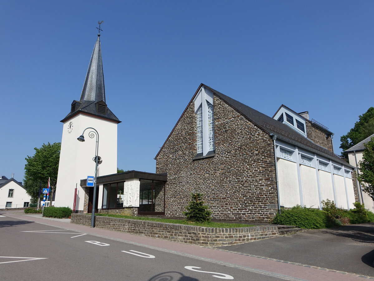 Huldange, Pfarrkirche St. Josef in der Duarrefstrooss (19.06.2022)