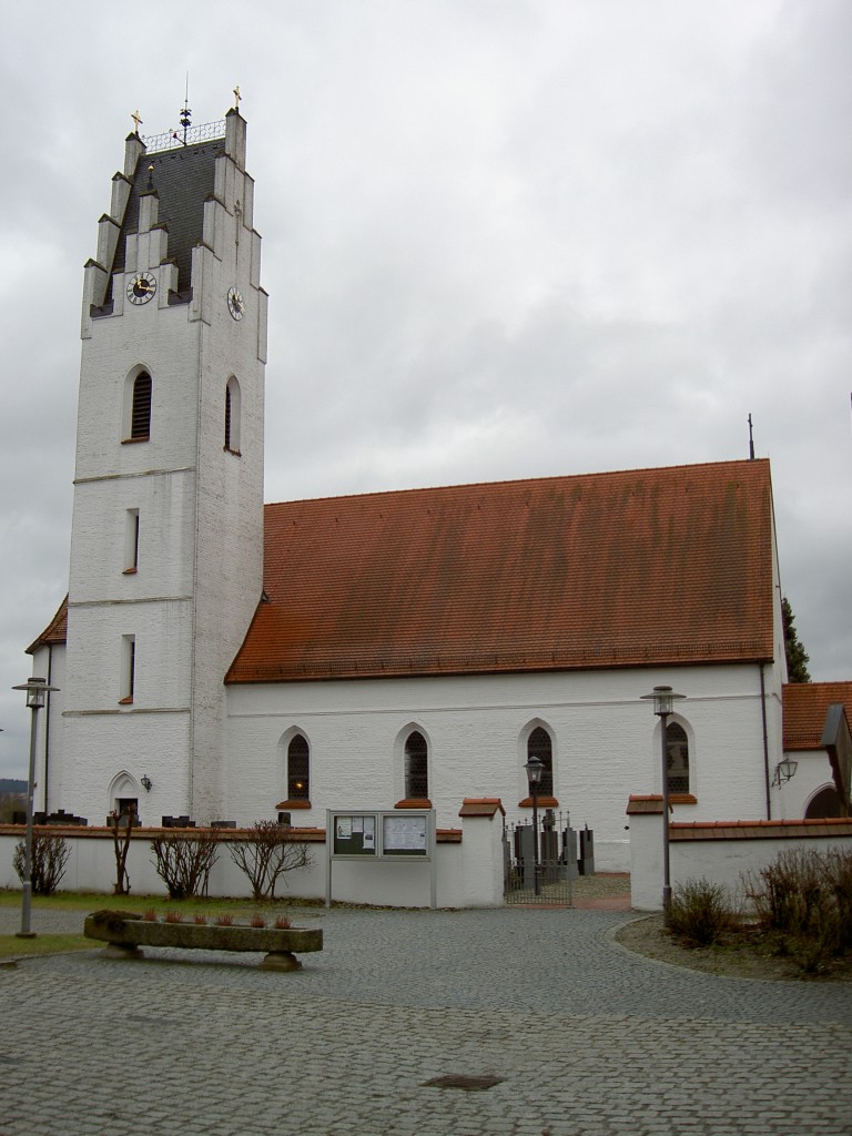 Huldsessen, sptgotische St. Martin Kirche, erbaut im 15. Jahrhundert, Turm mit Staffelgiebel (02.02.2013)