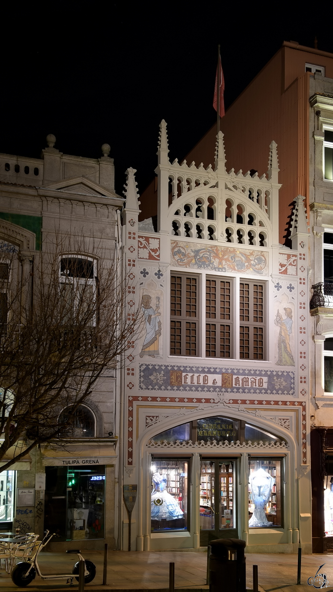 Im Bild die Buchhandlung Lello (Livraria Lello) in Porto, welche zu den schnsten Buchlden Europas wenn nicht gar der Welt zhlt. (Januar 2017)