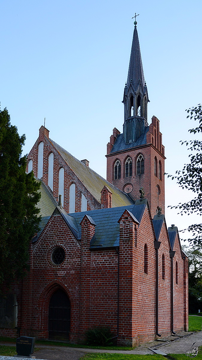 Im Bild die Dorfkirche in Basedow. (August 2014)