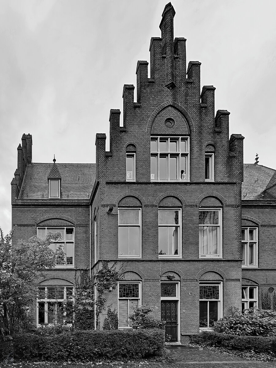 Im Bild ein im Jahr 1901 errichtetes Geb�ude in Utrecht. (September 2026)
