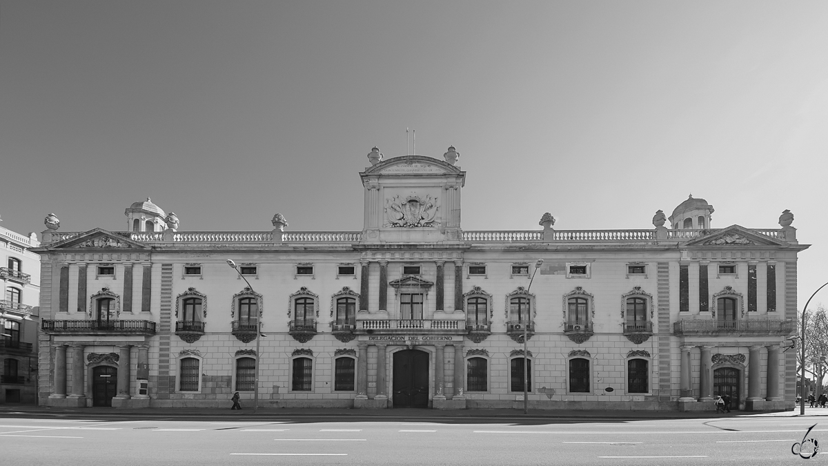 Im Bild das zwischen 1790 und 1792 im neoklassizistischen Stil erbaute alte Zollhaus von Barcelona. (Februar 2013)