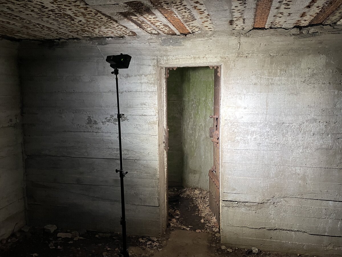 Im Bunker von Andholm nrdlich von Rdekro (deutsch: Rothenkrug) in Nordschleswig. Andholm ist ein Teil der ehemaligen Sicherrungsstellung Nord. Aufnahme: 9. August 2021.