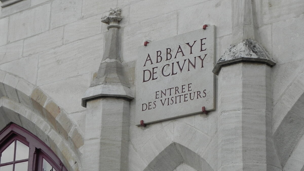 Im Jahre 910 grndete Wilhelm der Fromme, Herzog von Aquitanien und Graf von Macon, die Abtei von Cluny, Sie wurde zum Sitz des grten Mnchsordens des Abendlandes, des Cluny-Ordens. Besucht am 14.10.23