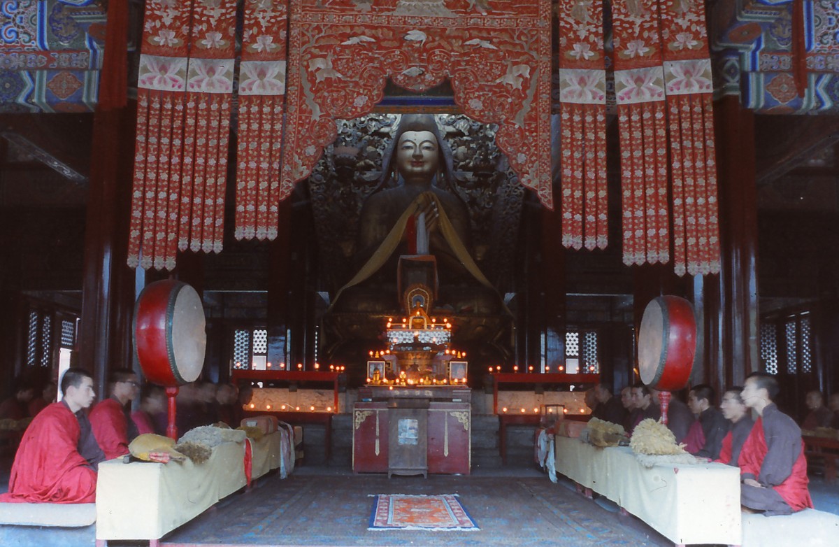 Im Lama Tempel von Beijing. Aufnahme: Mai 1989 (Scan vom Dia).