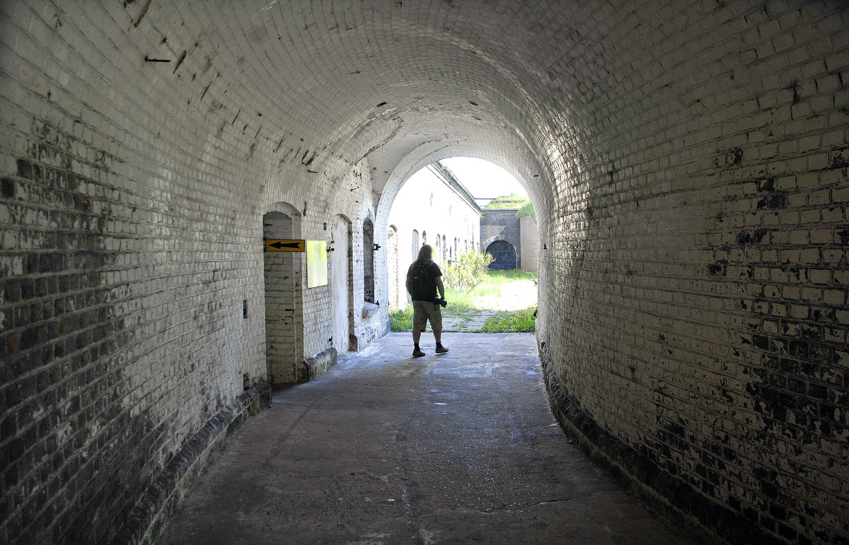 Im Swinemnde Westfort (Fort Zachodni). Das Fort wurde 1858-61 errichtet und diente als Bewachung der Hafeneinfahrt. Aufnahme: 6. Mai 2016.