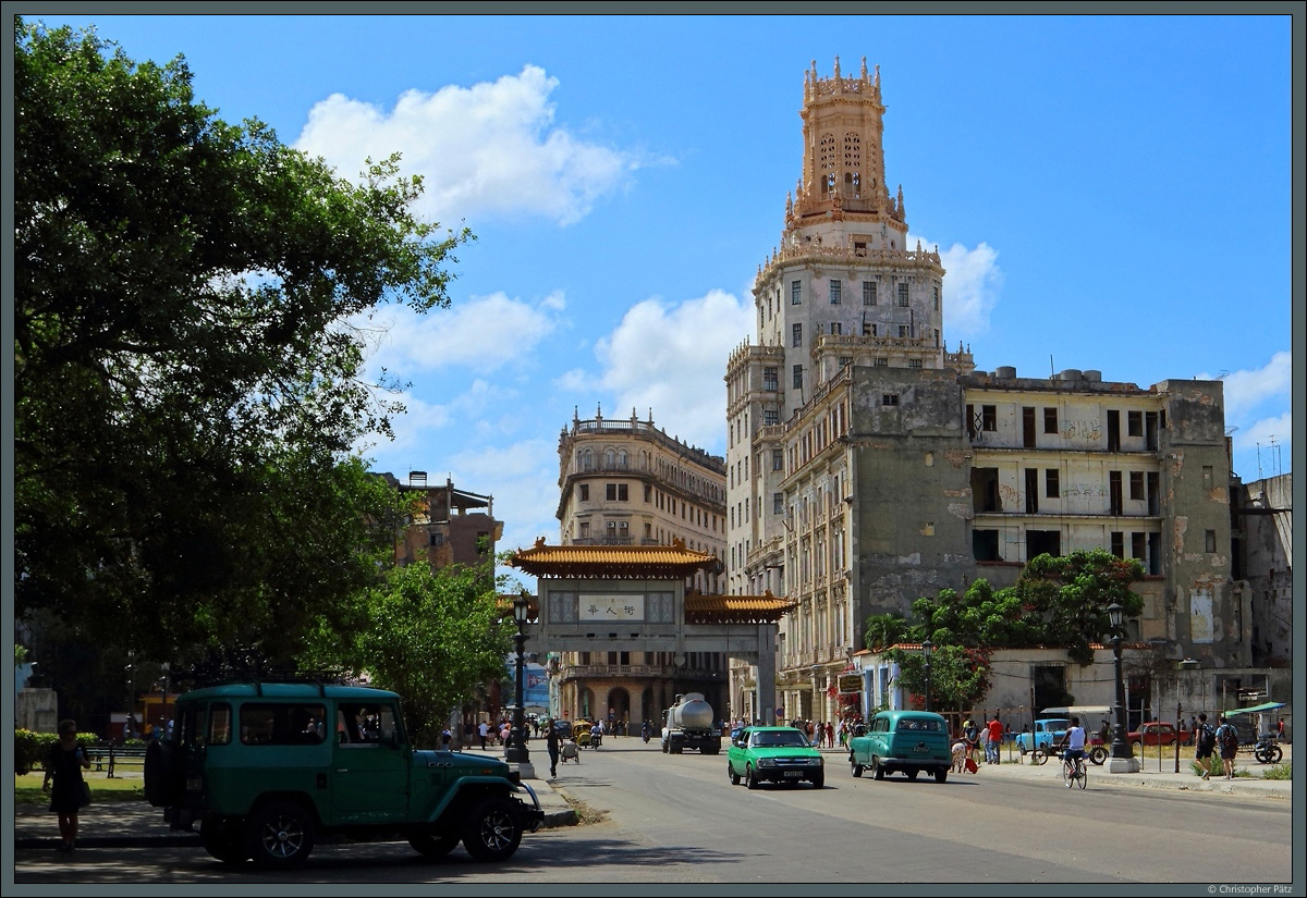 Im Zentrum Havannas existiert mit dem Barrio Chino auch ein chinesisches Viertel, welches zum Ende des 19. Jahrhunderts entstand. Das Haupttor markiert den Eingang dieses Viertels. (18.03.2017)