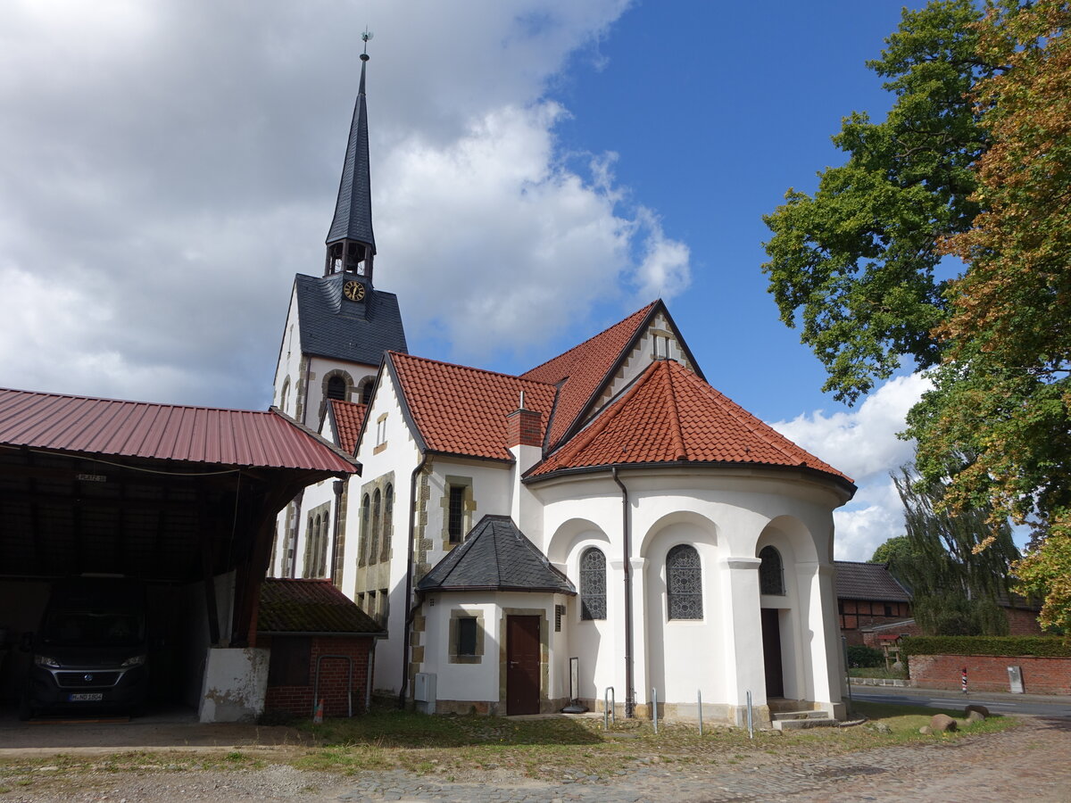 Immensen, evangelische St. Antonius Kirche, erbaut von 1877 bis 1878 als neuromanischer Backsteinbau von Conrad Wilhelm Hase (15.09.2025)