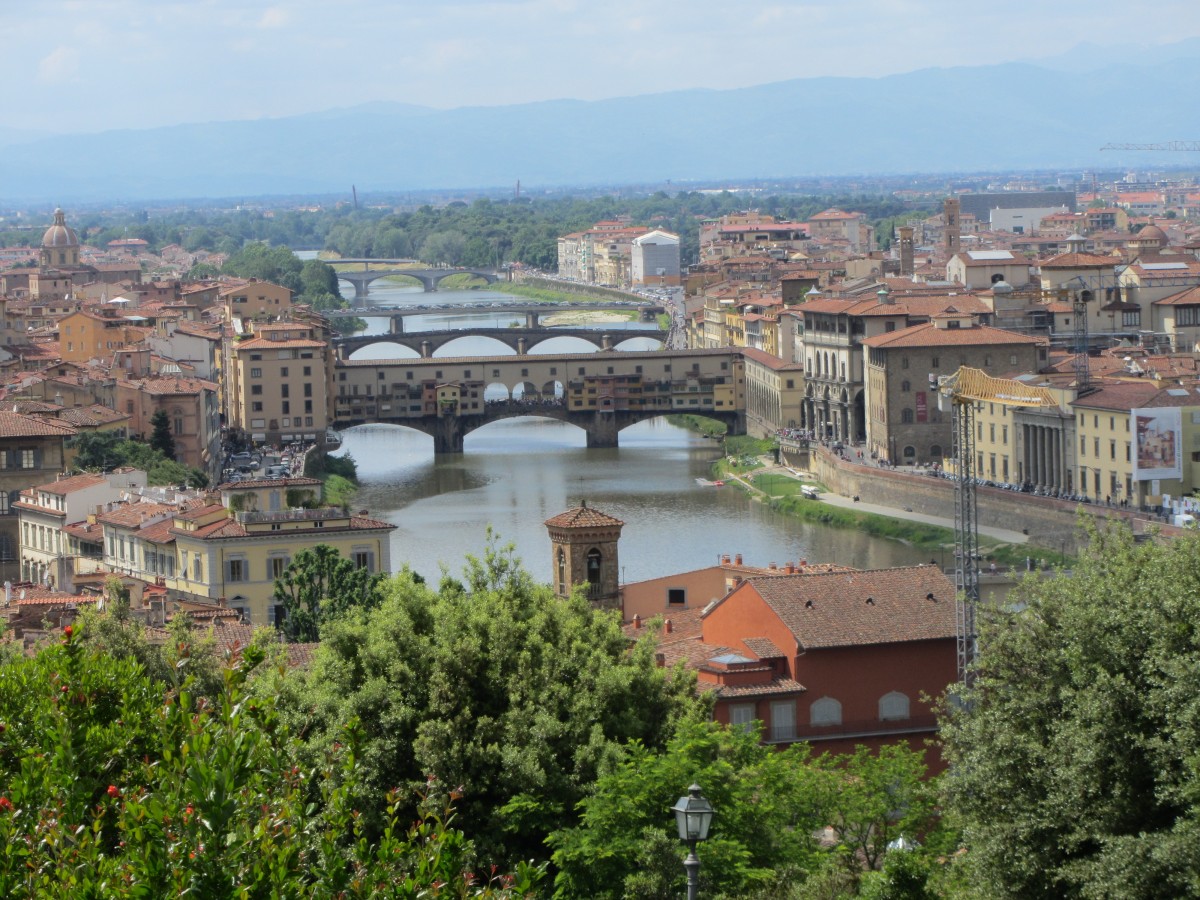 immer wieder gern: Blick auf Florenz mit Ponte Vecchio, Foto am 18.5.2014
