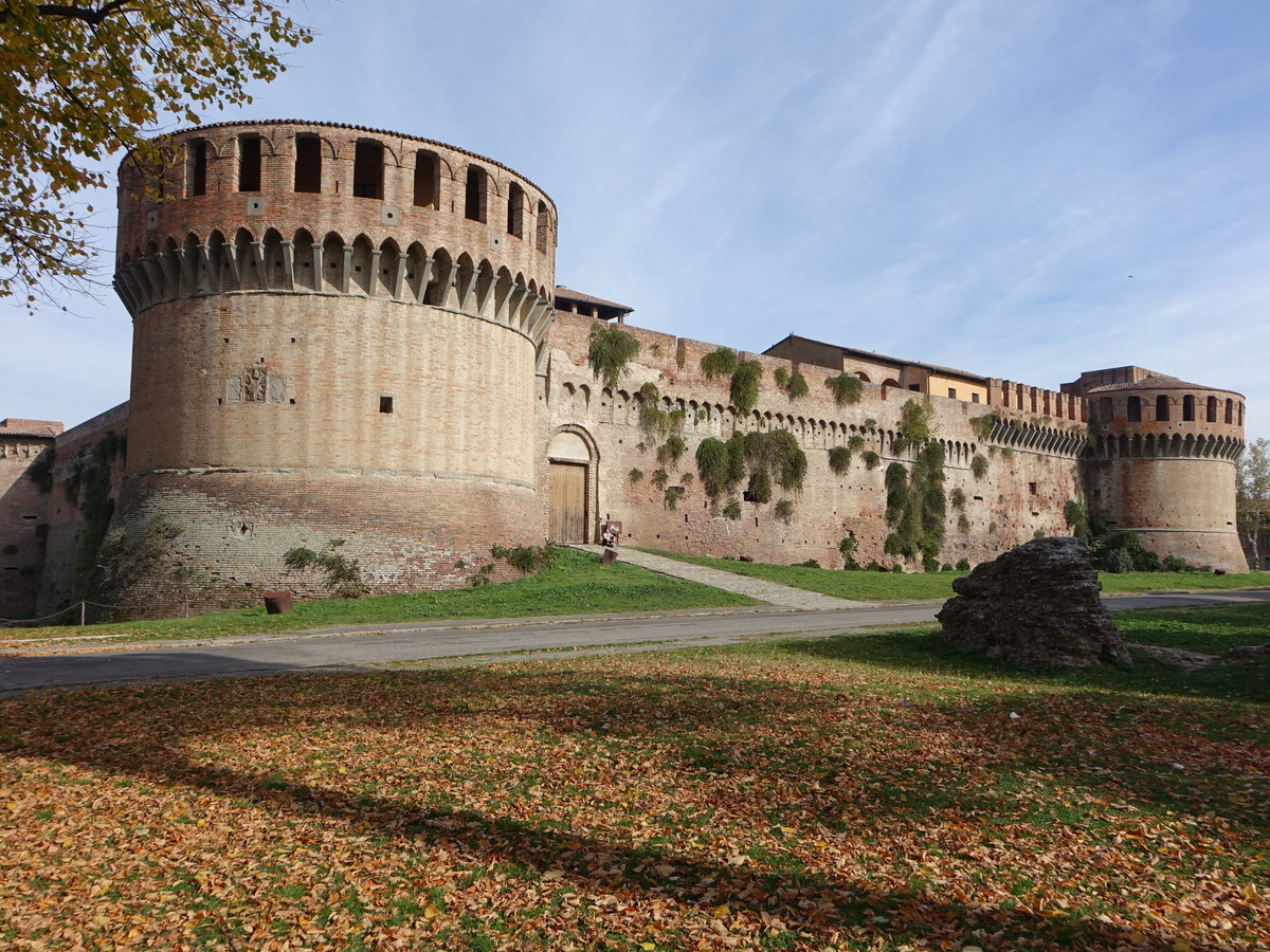 Imola, Rocca, Piazzale Giovanni dalle Bande Nero, erbaut ab 1259 (31.10.2017)