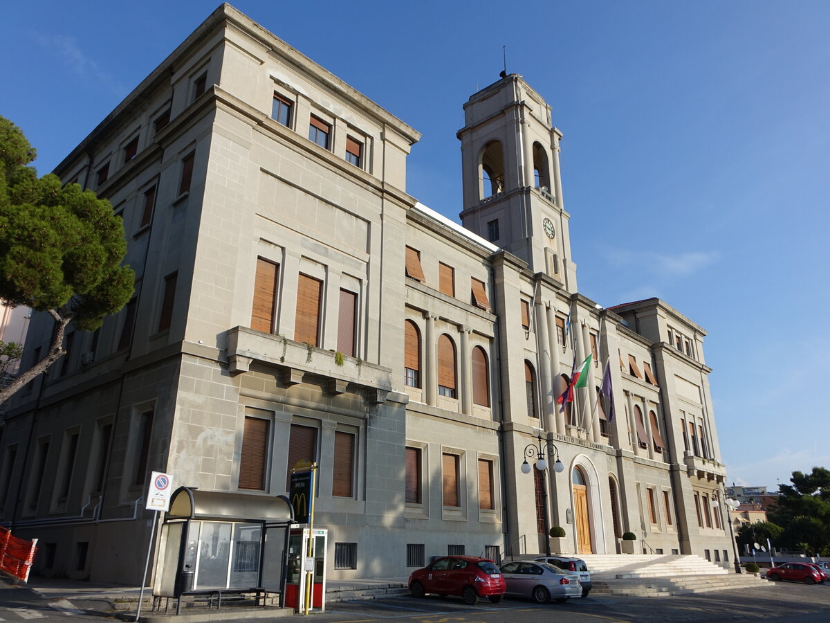 Imperia, Rathaus an der Via Giacomo Matteotti (03.10.2021)