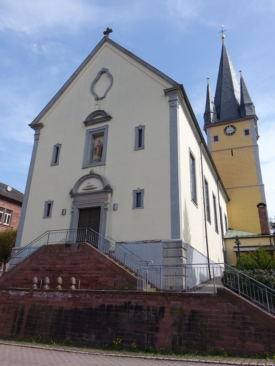 Impfingen, kath. Pfarrkirche St. Nikolaus, gotischer Chor und Turm, Langhaus erbaut von 1700 bis 1704 (15.04.2018)