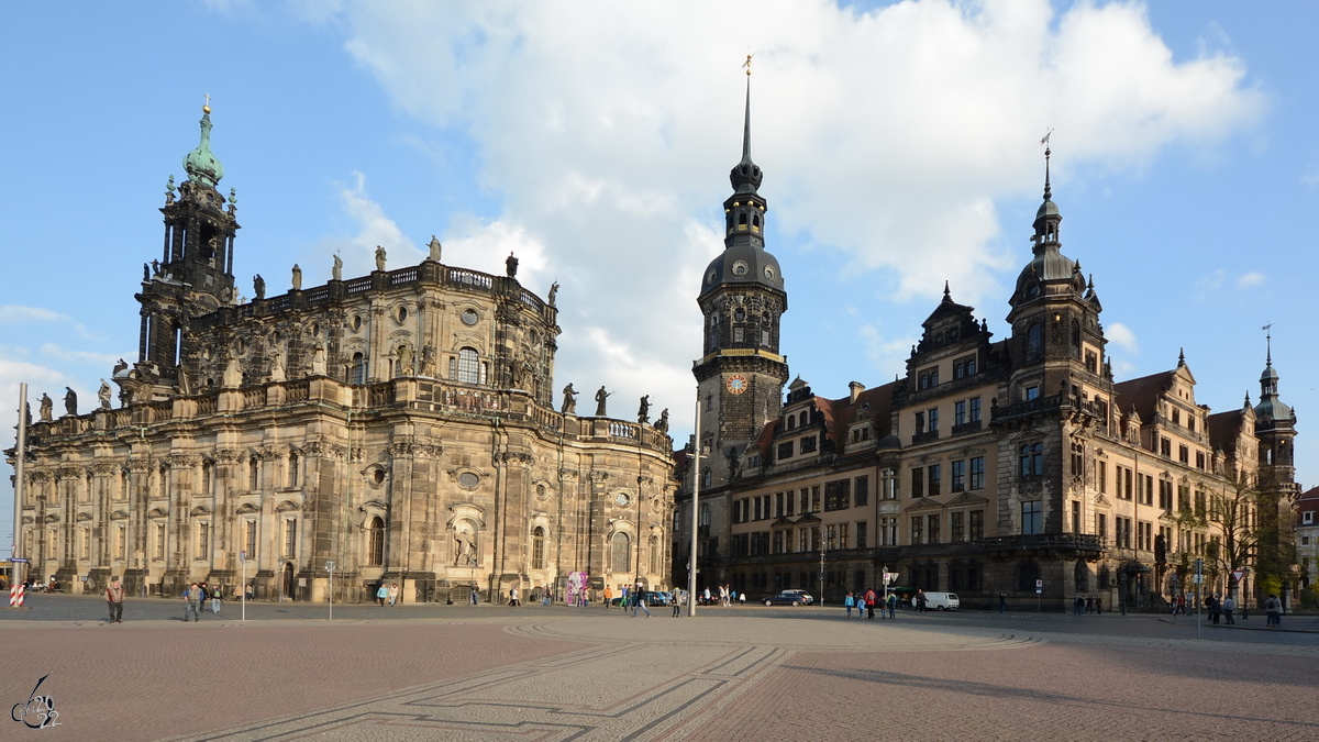 In Bild die Hofkirche und das Residenzschloss in Dresden. (April 2014)