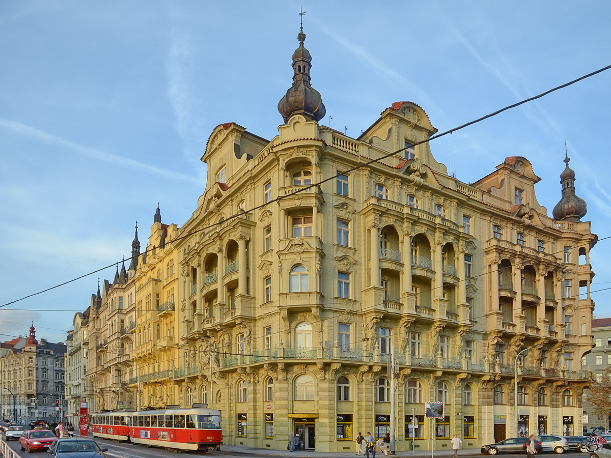 In diesem Gebude ist die Film- und Fernsehfakultt der Akademie der Musischen Knste untergebracht. (Prag, September 2012)