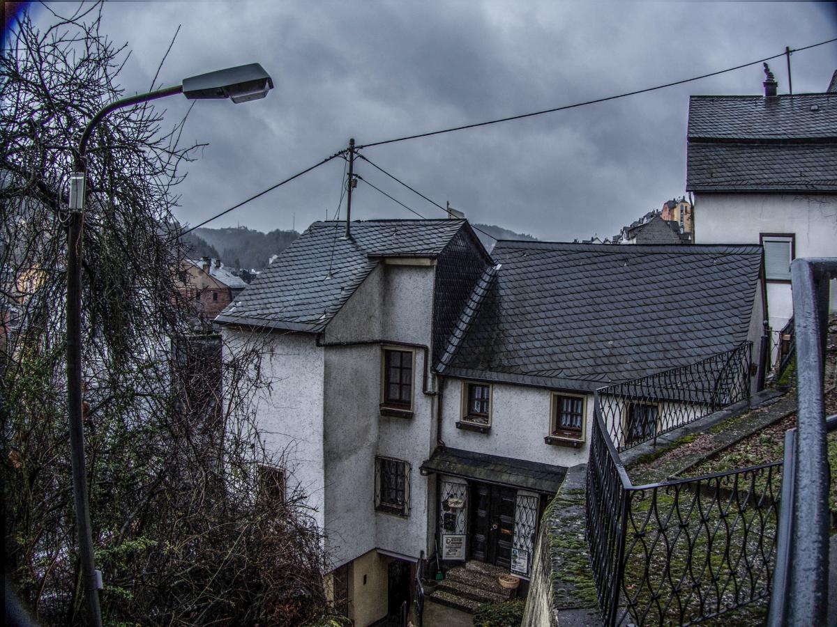 In einem Teil von Oberstein gibt es statt die gewhnte Strassen sehr enge Gehwege mit vielen Treppen. fters wurden beide Seiten eingebaut, hier ist aber eine Seite frei, so gibt es Aussicht (29.01.2013)