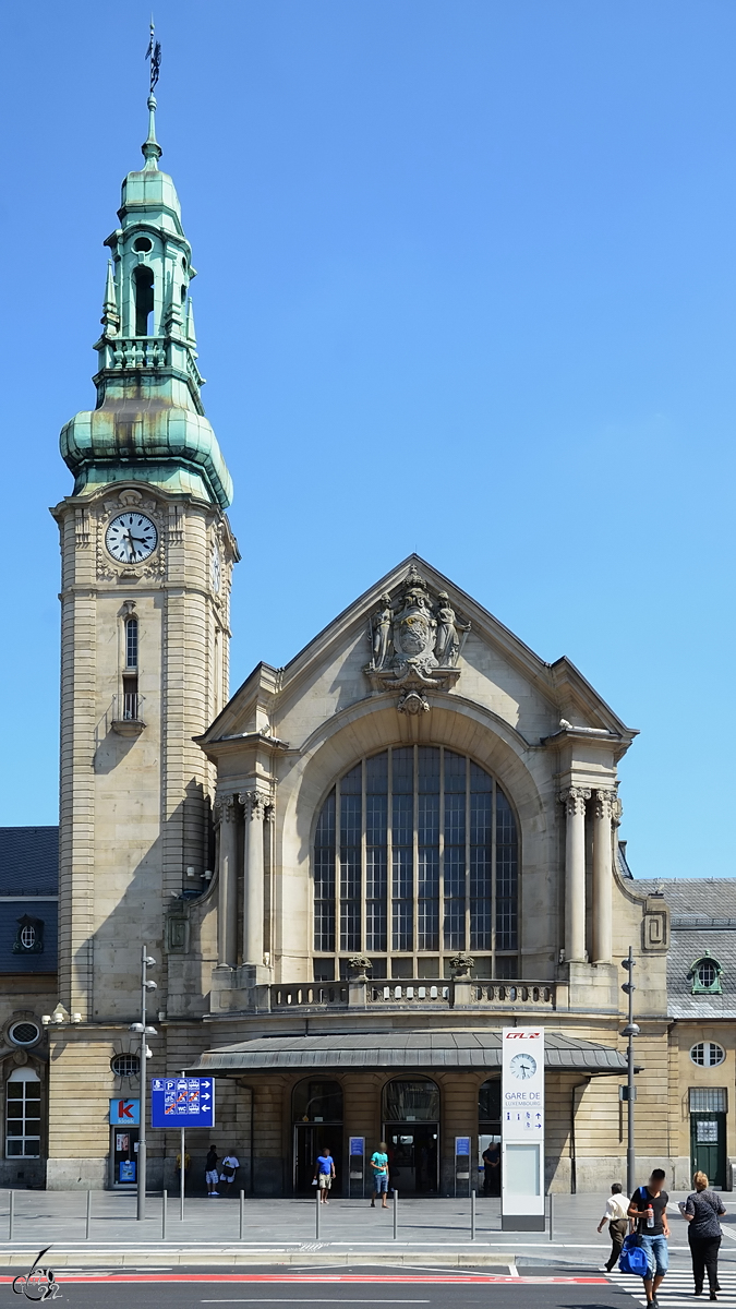 In den Jahren 1907 bis 1913 wurde im neobarockem Stil der Bahnhof Luxemburg (Gare Ltzebuerg) gebaut. (Juli 2013)