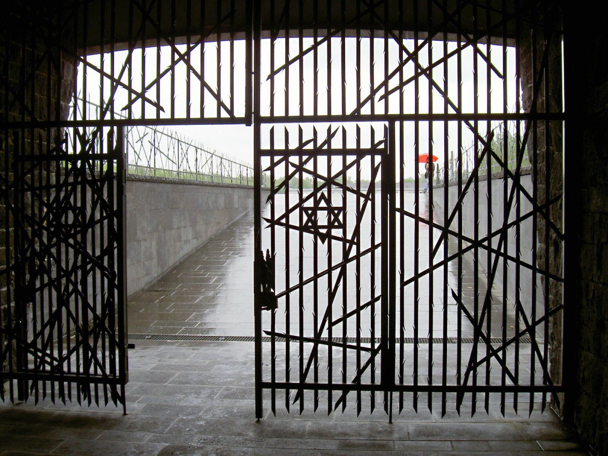 In der Jdischen Gedenksttte im ehemaligen KZ-Lager Dachau. Aufnahme: 4. Mai 2005.