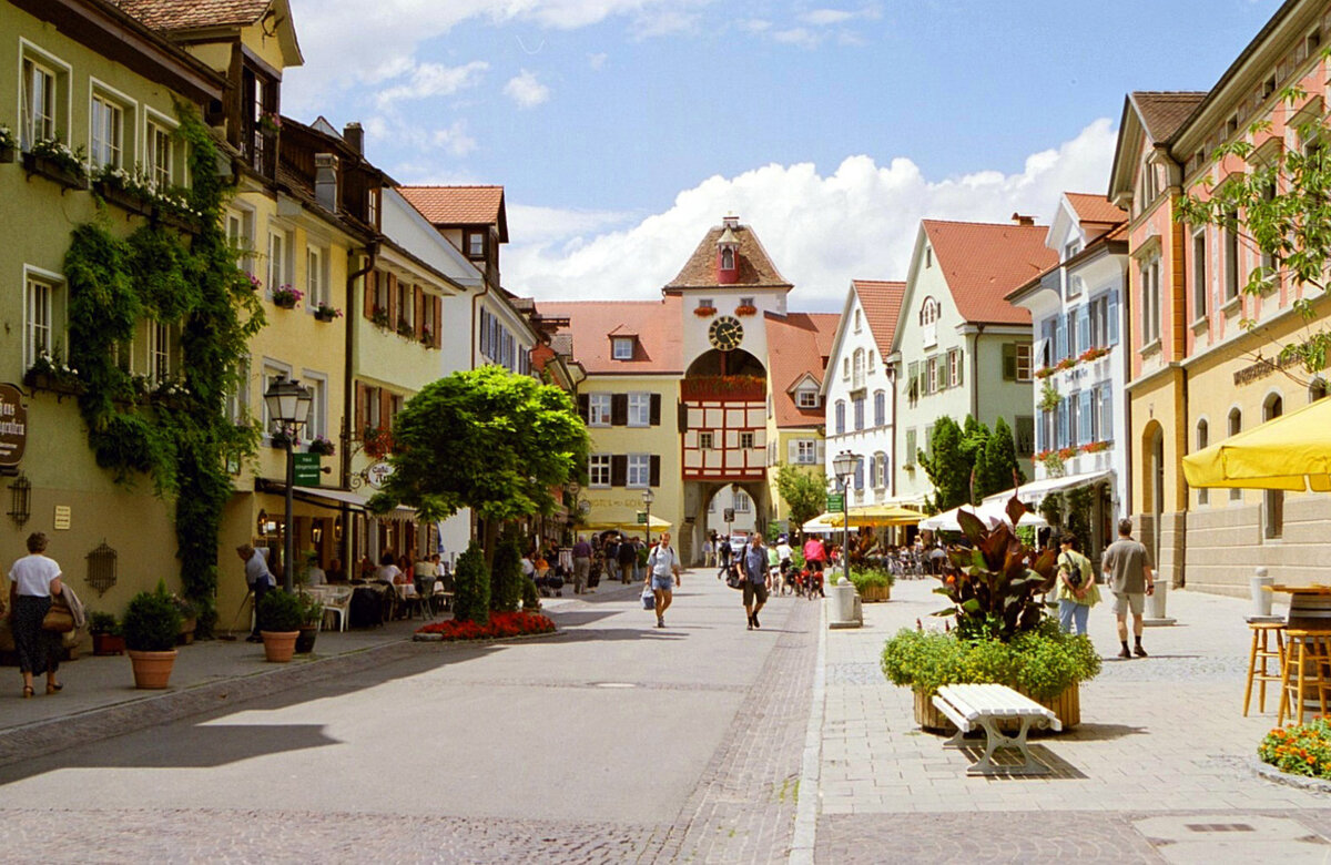 In der Unterstadt von Meersburg am 02.07.2003 (gescanntes Foto).