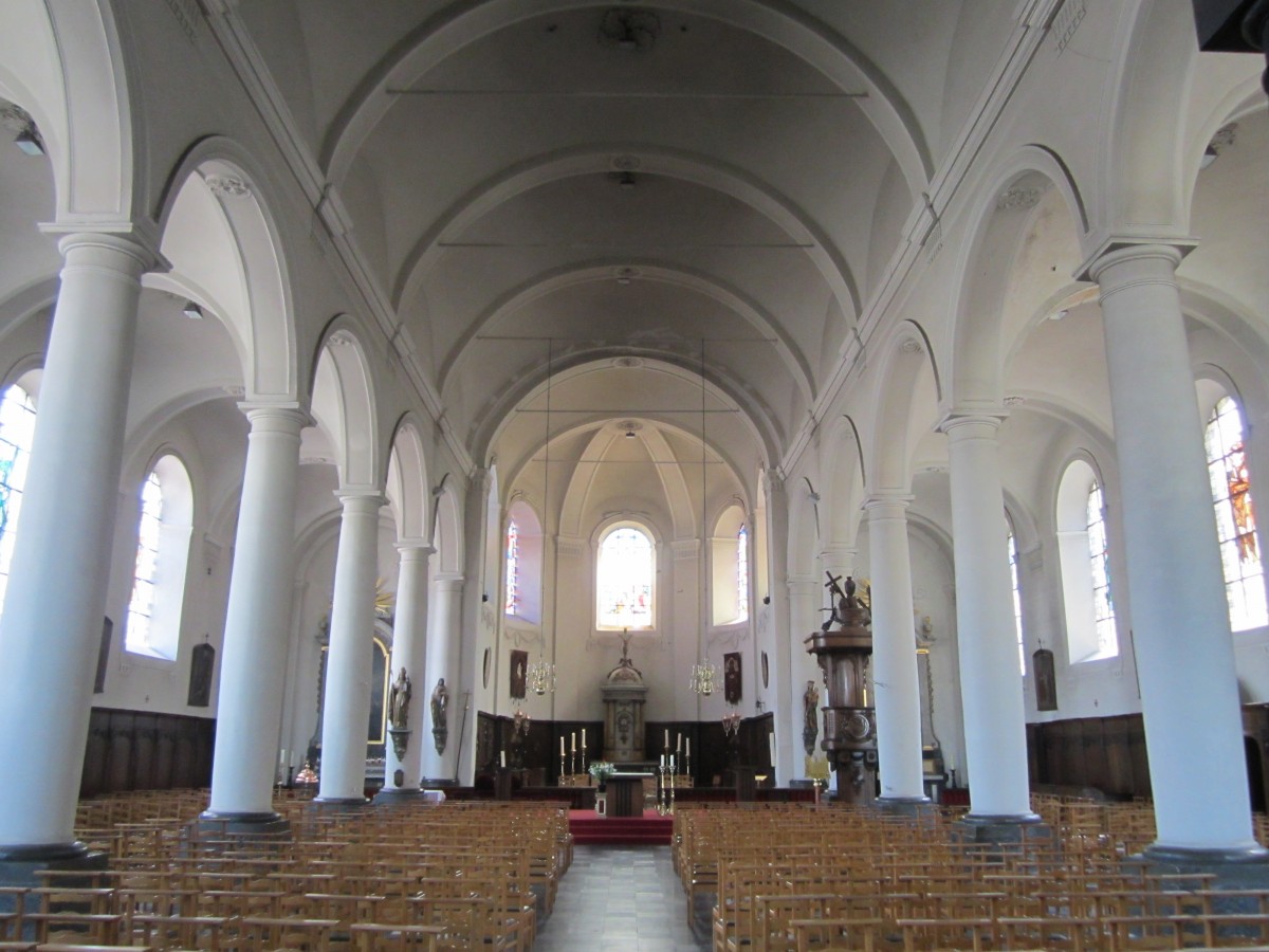 Ingelmunster, Innenraum der St. Amandus Kirche (01.07.2014)