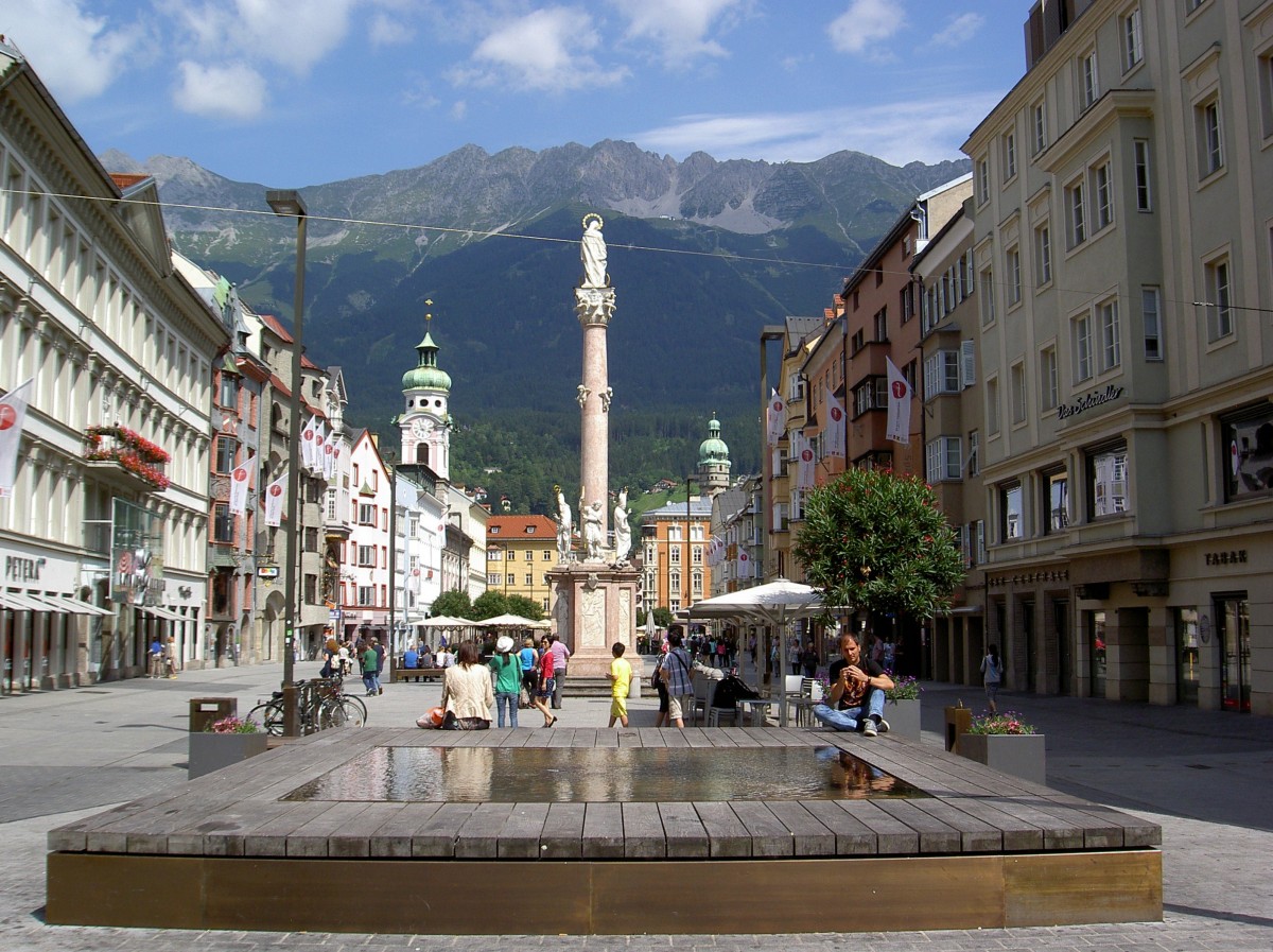 Innsbruck, Anna Sule an der Maria Theresien Strae (03.08.2014)
