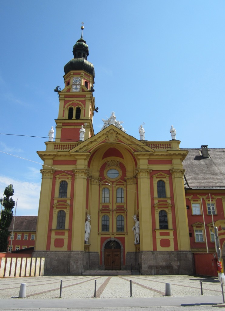 Innsbruck, Stiftskirche Wilten, erbaut von 1651 bis 1665 unter Abt Dominikus Lhr, Nordturm von 1667 (03.07.2014)