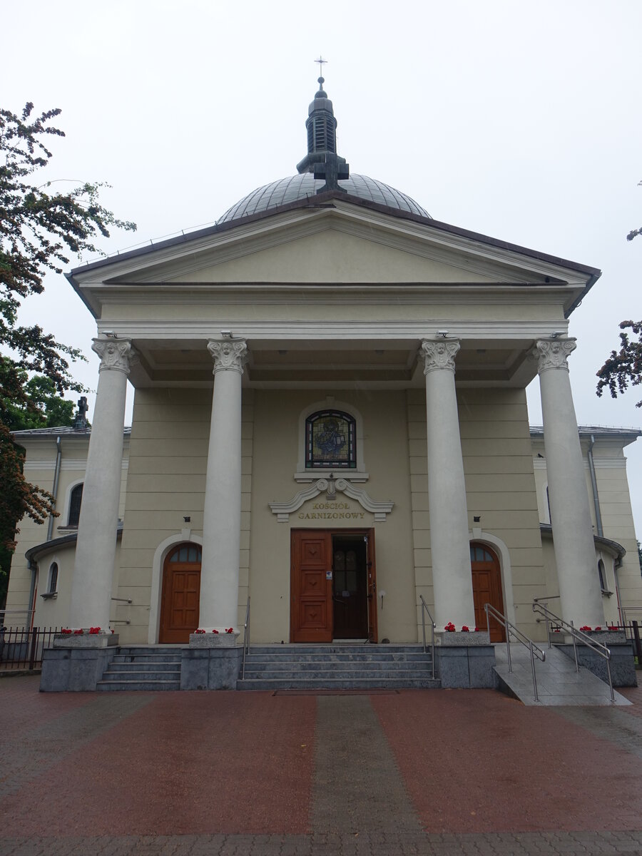 Inowrocław / Hohensalza, Garnisonskirche St. Barbara an der Aleja Mikołaja Kopernika 16, erbaut von 1927 bis 1933,  Architekt Marian Andrzejewski (12.06.2021)