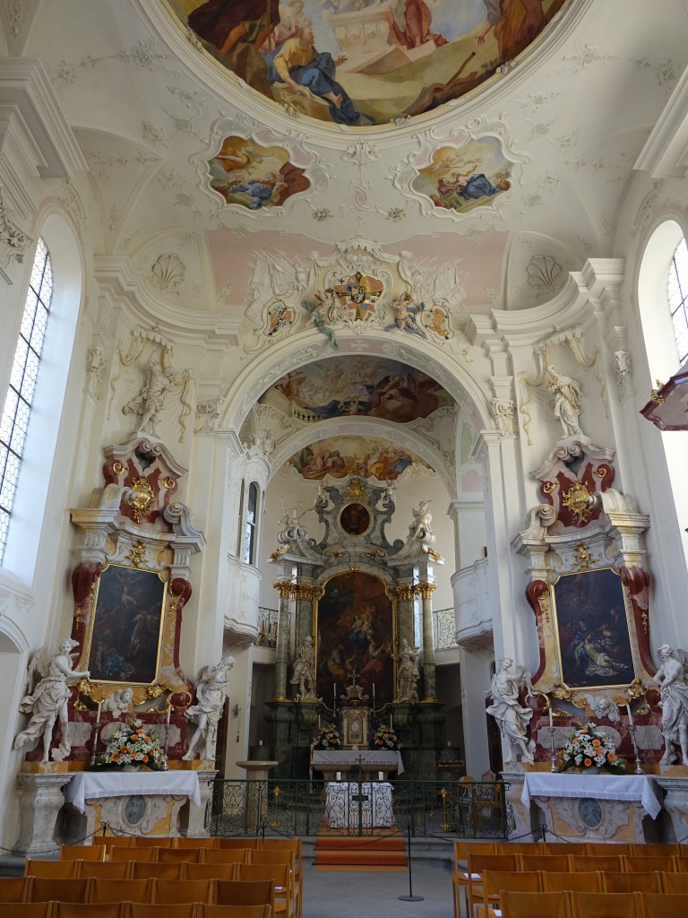 Insel Mainau, Schlokirche, erbaut von 1732 bis 1739 durch Johann Caspar Bagnato, Altre, Kanzel und Skulpturen von Joseph Anton Feuchtmayer, Altargemlde und Deckenfresken von Franz Joseph Spiegler, Stuck von Francesco Pozzi (03.10.2015)