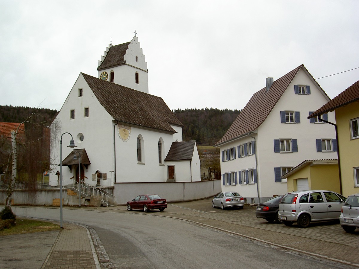Ippingen, Pfarrhaus und St. Priska Kirche (16.02.2014)