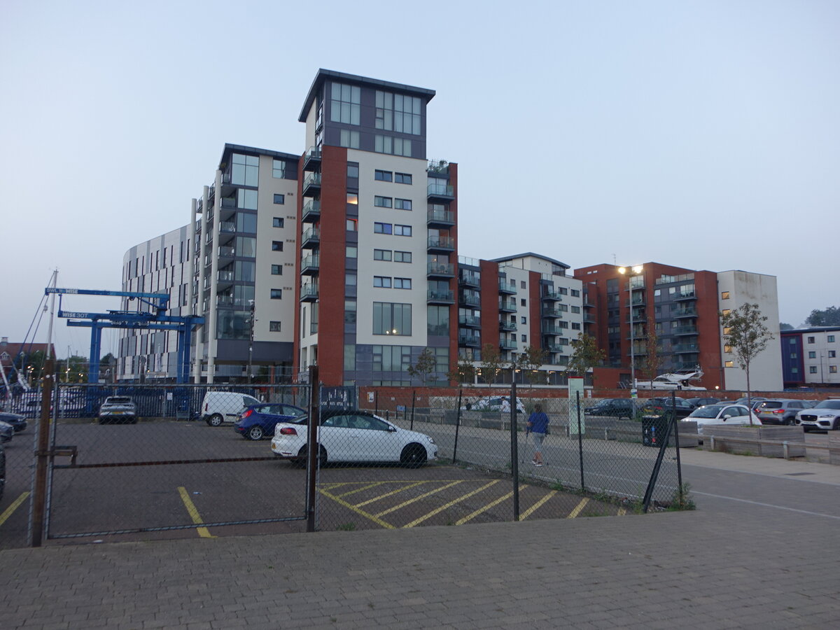 Ipswich, moderne Gebude an der Waterfront (06.09.2023)