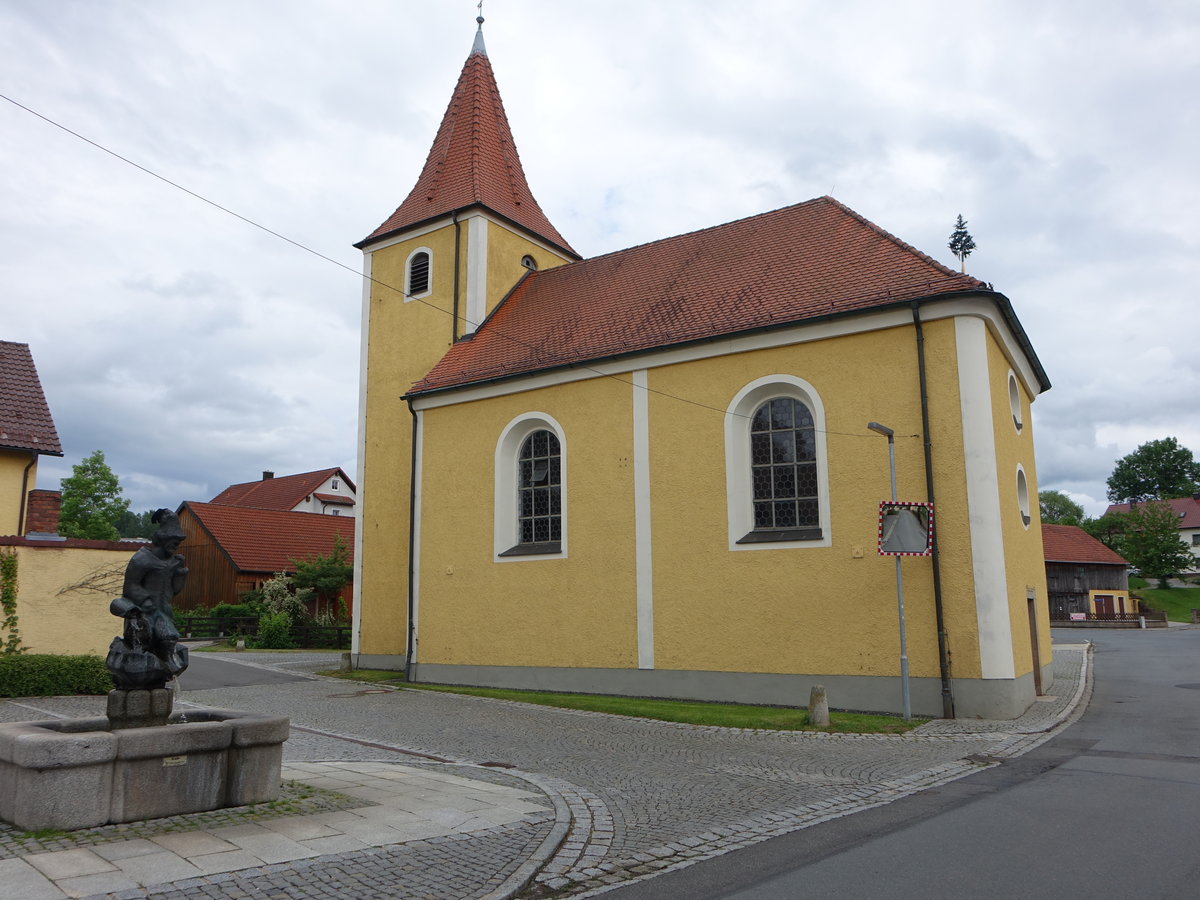 Irchenrieth, kath. Pfarrkirche St. Barbara, Chorturmkirche, erbaut 1724 (04.06.2017)