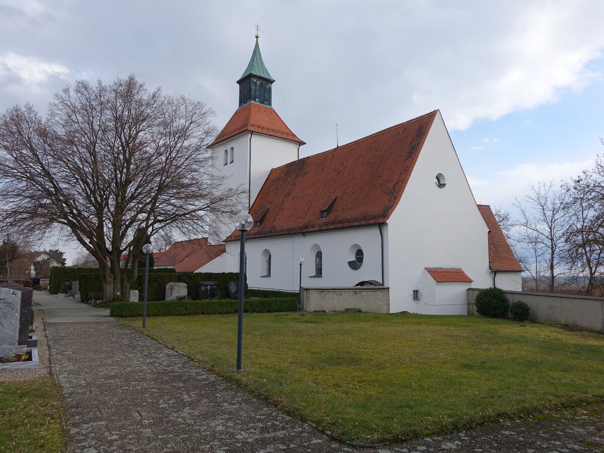 Irgertsheim, Pfarrkirche St. Laurentius, frhmittelalterlicher Chorturm mit angefgtem Langhaus, barockisiert 1722 (06.03.2016)