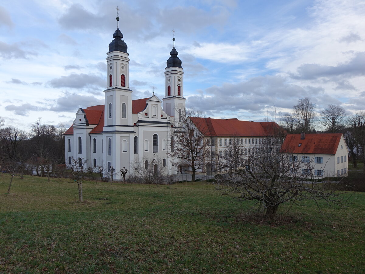 Irsee, ehem. Benediktinerkloster mit Klosterkirche Maria Himmelfahrt, erbaut von 1699 bis 1702 durch Franz Beer (01.02.2016)