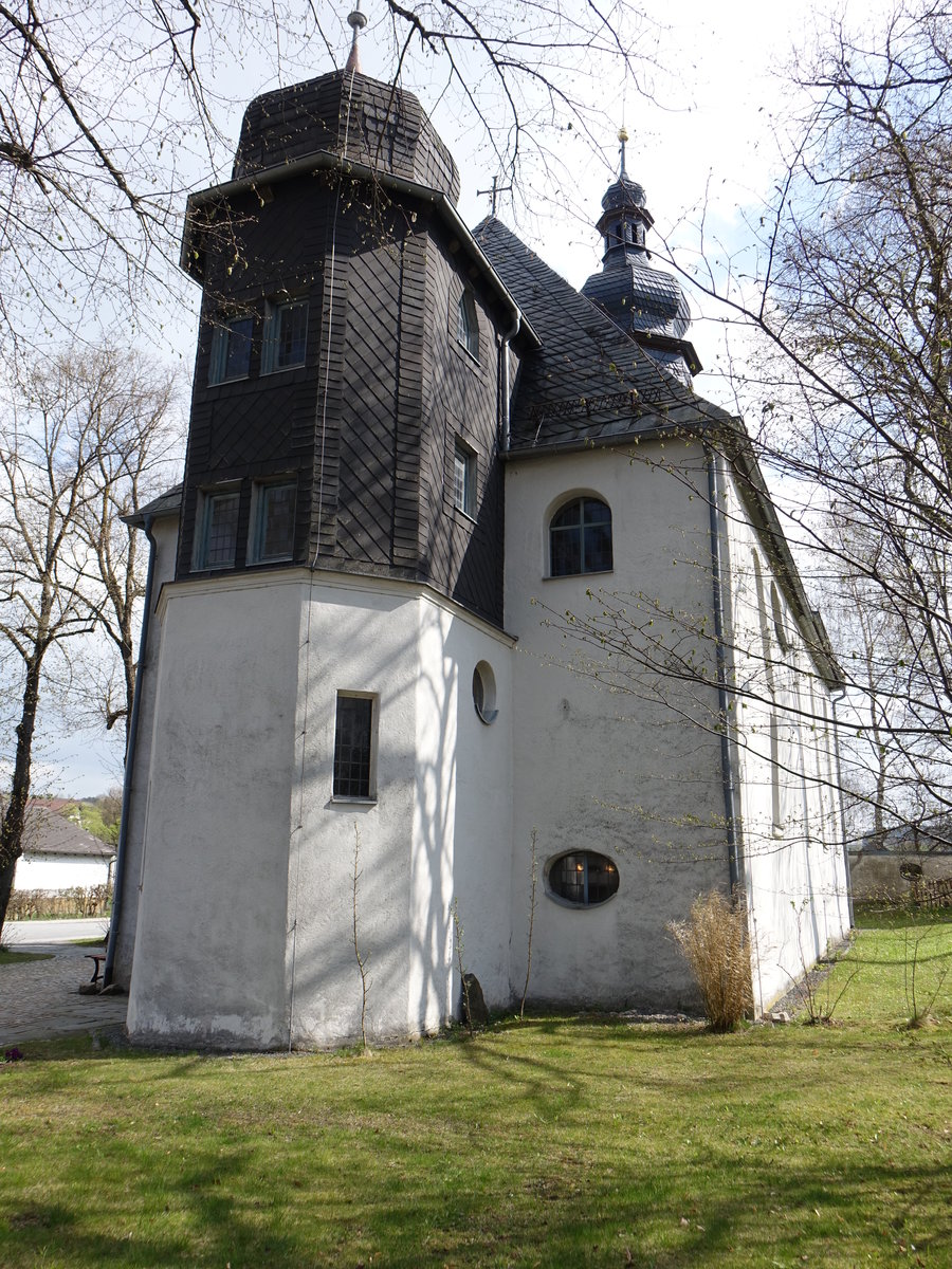 Issigau, Evangelisch-lutherische Pfarrkirche St. Simon und Judas, Saalbau mit eingezogenem Chor und Dachreiter, 15./16. Jahrhundert (14.04.2017)