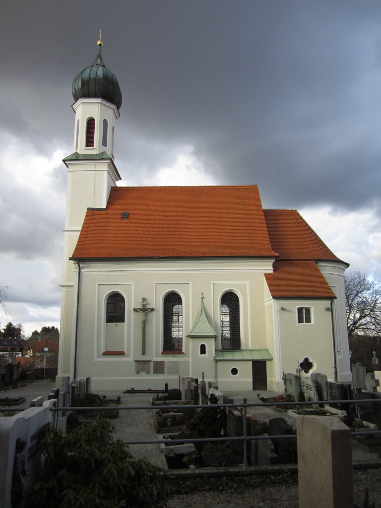 Issing, St. Margaretha Kirche, erbaut von 1716 bis 1717 von Joseph Schmuzer, Saalbau mit eingezogenem Chor und Westturm (22.02.2014)