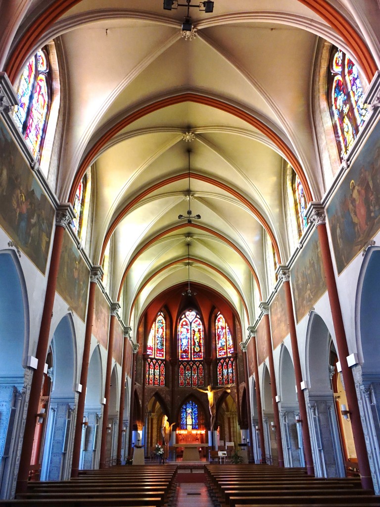 Issoudun, Mittelschiff der Basilika Sacre-Coeur (30.10.2015)