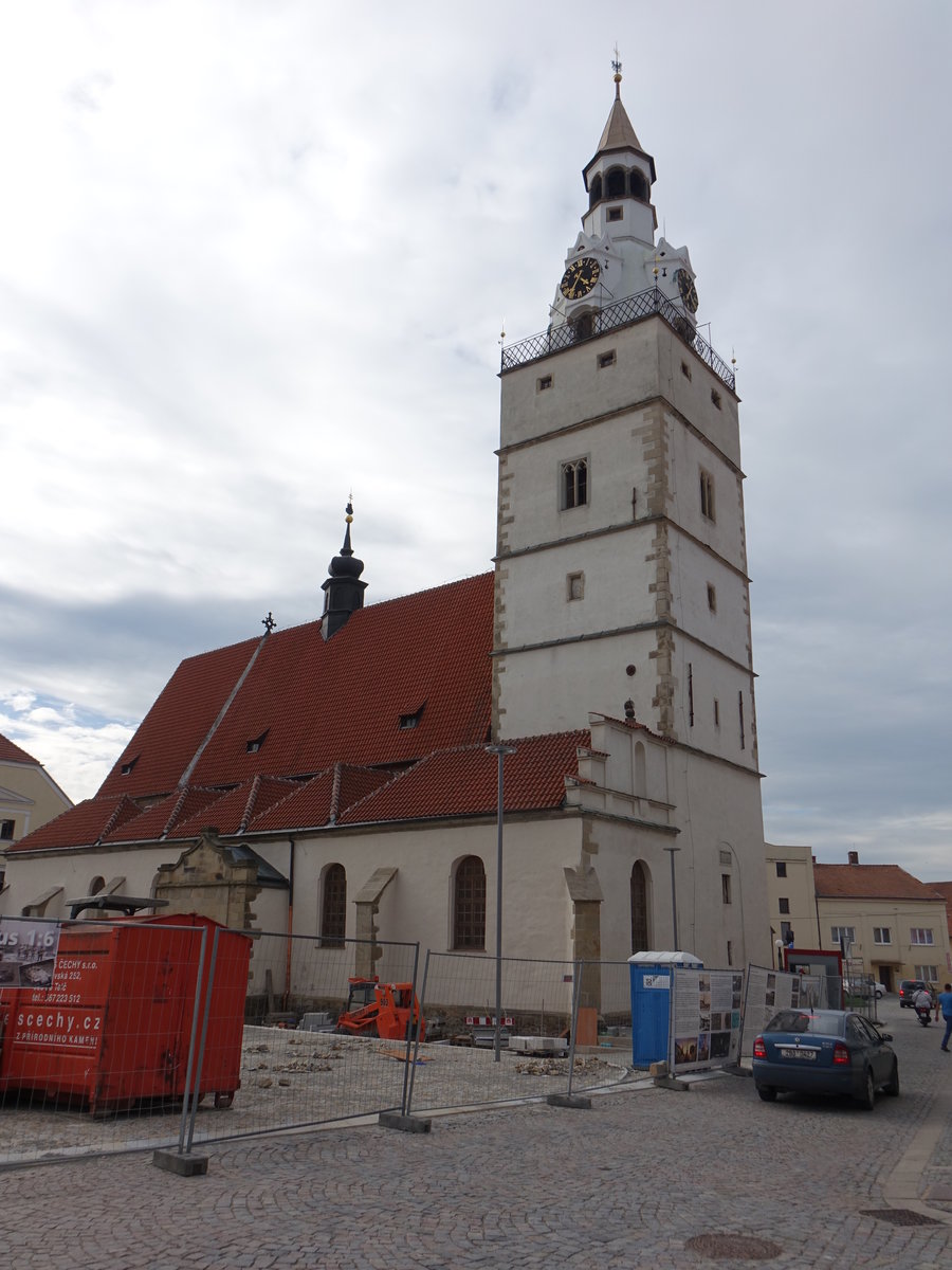 Ivancice/ Eibenschtz, Pfarrkirche Maria Himmelfahrt, erbaut im 13. Jahrhundert (31.05.2019)
