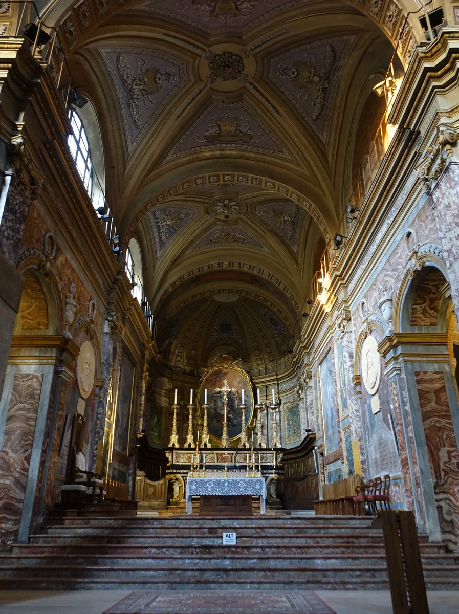 Ivrea, barocker Chorraum im Dom St. Maria Assunta, Altarbild von Claudio Beaumont (05.10.2018)