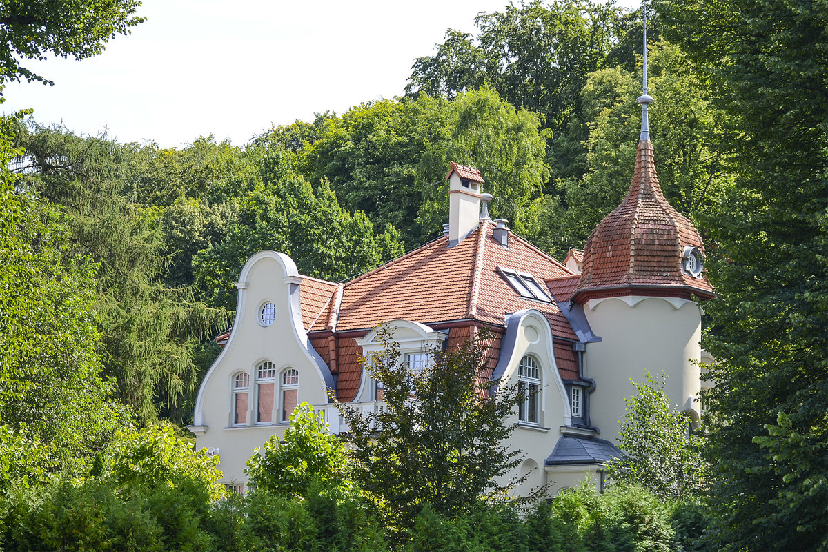 Jschkenthal (Jaskowa Molina). Um die Wende vom 19. zum 20. Jahrhundert lieen sich deutsche Fabrikbesitzer und Beamter schne Villen im Danziger Ortsteil Langfuhr (Wrzeszcz) bauen. Aufnahme: 14. August 2019.