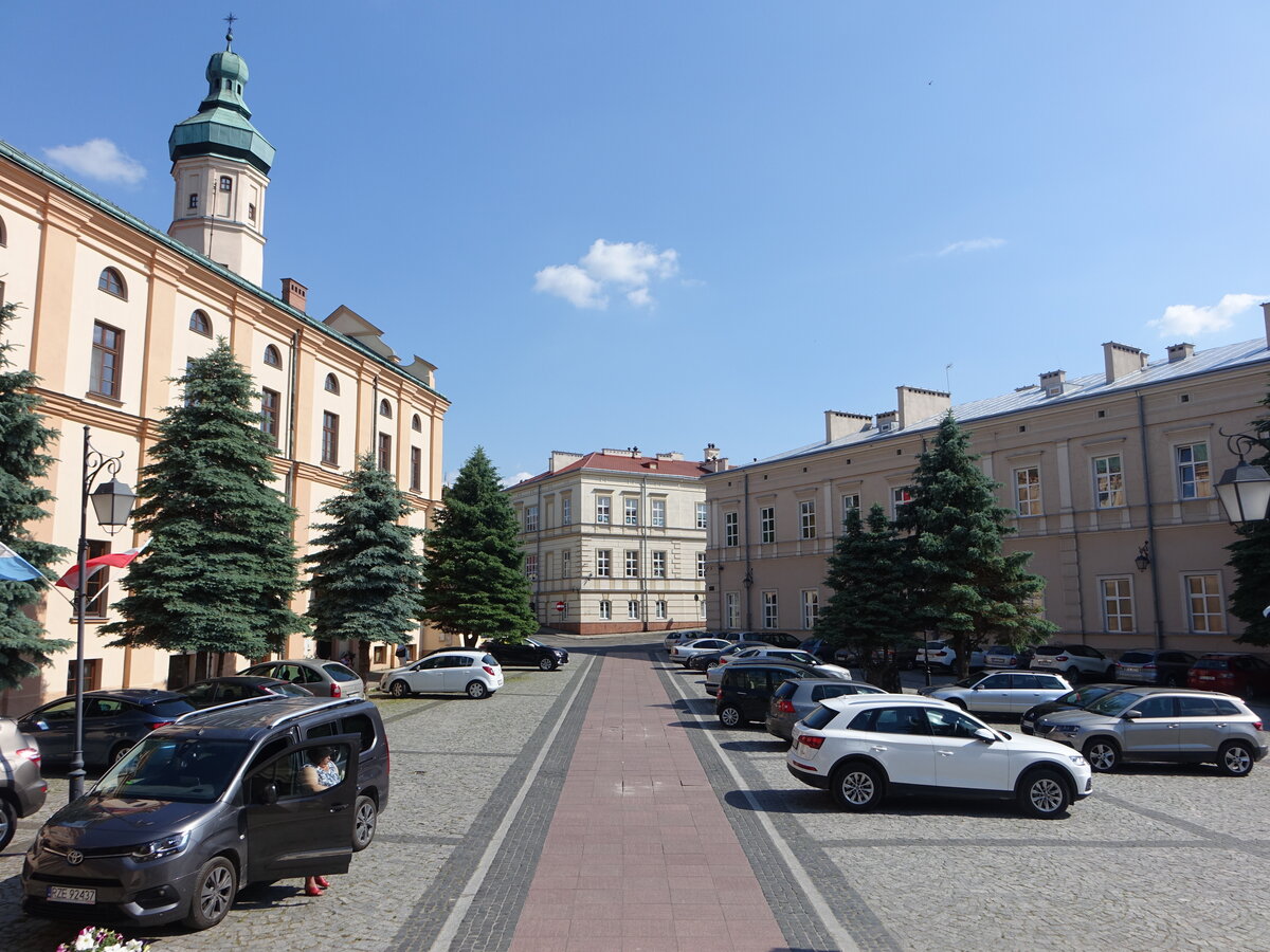 Jaroslaw, Jesuitenkloster mit Fronleichnamsstiftskirche, erbaut von 1591 bis 1594 durch Jozef Briccius am Piotr Skarga Platz (16.06.2021)