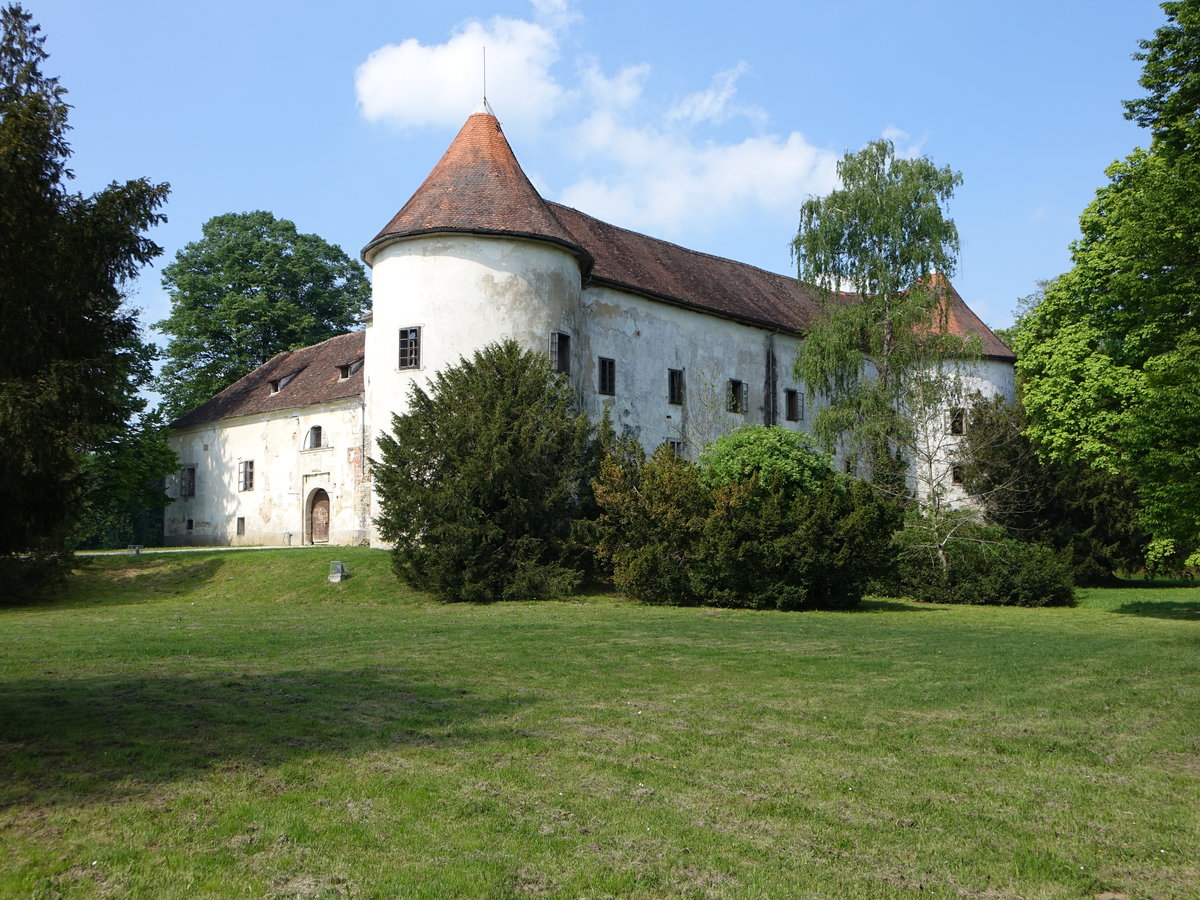 Jastrebarsko, Schloss der Grafen Erddy, erbaut ab 1520 (01.05.2017)