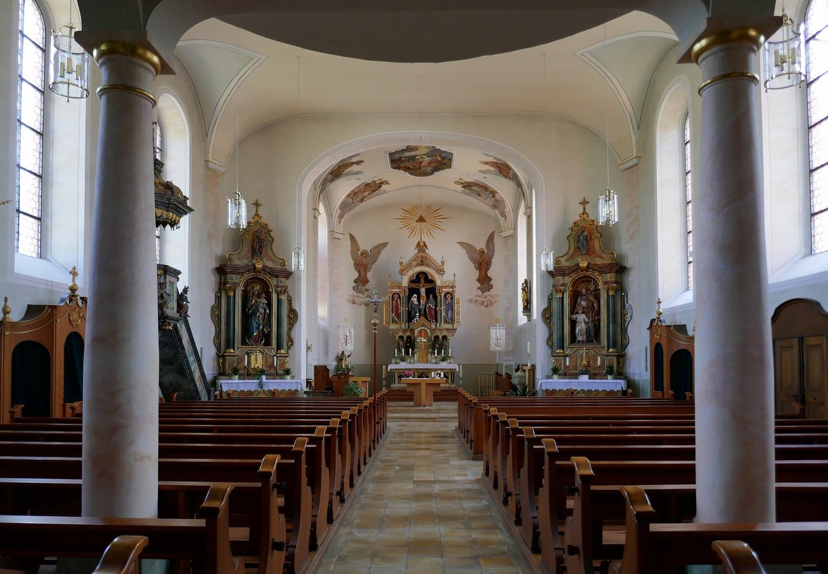 Jechtingen, Blick zum Altar in der katholischen Kirche, Sept.2018